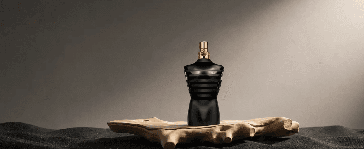 Decanting fragrance into an atomizer with a syringe